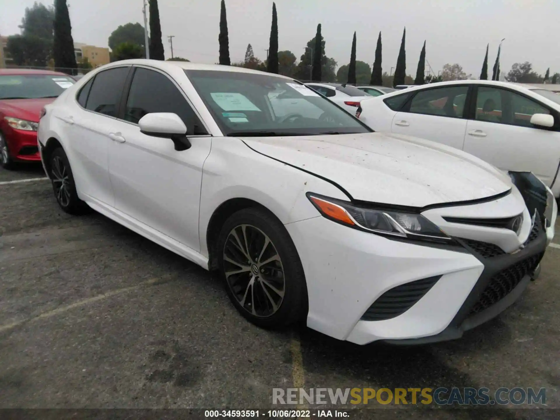 1 Photograph of a damaged car 4T1G11AK3LU862607 TOYOTA CAMRY 2020