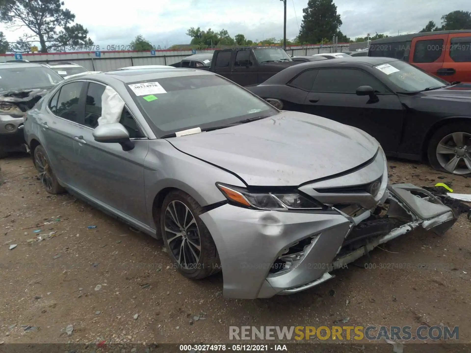 1 Photograph of a damaged car 4T1G11AK3LU870111 TOYOTA CAMRY 2020