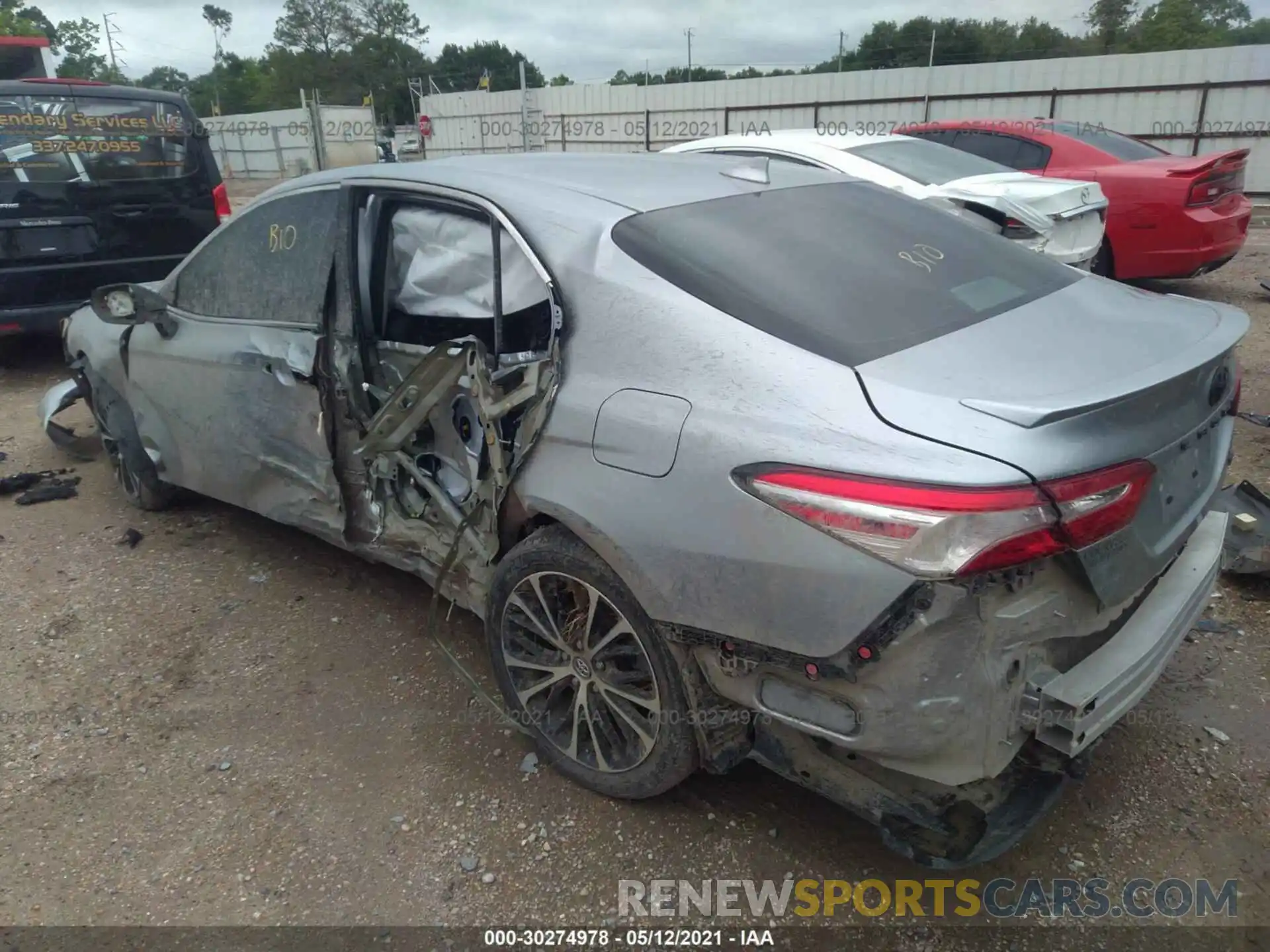 3 Photograph of a damaged car 4T1G11AK3LU870111 TOYOTA CAMRY 2020