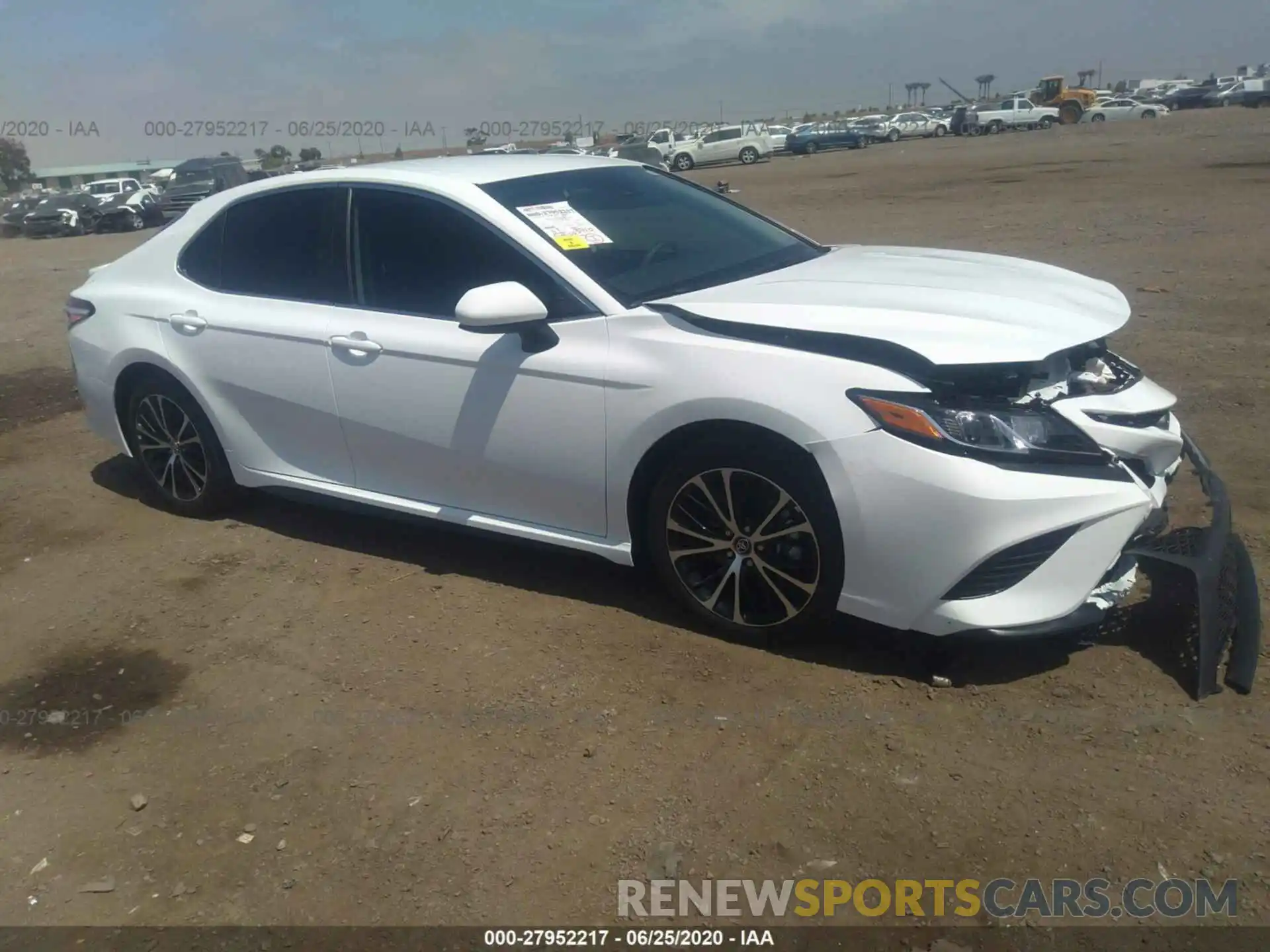 1 Photograph of a damaged car 4T1G11AK3LU881478 TOYOTA CAMRY 2020