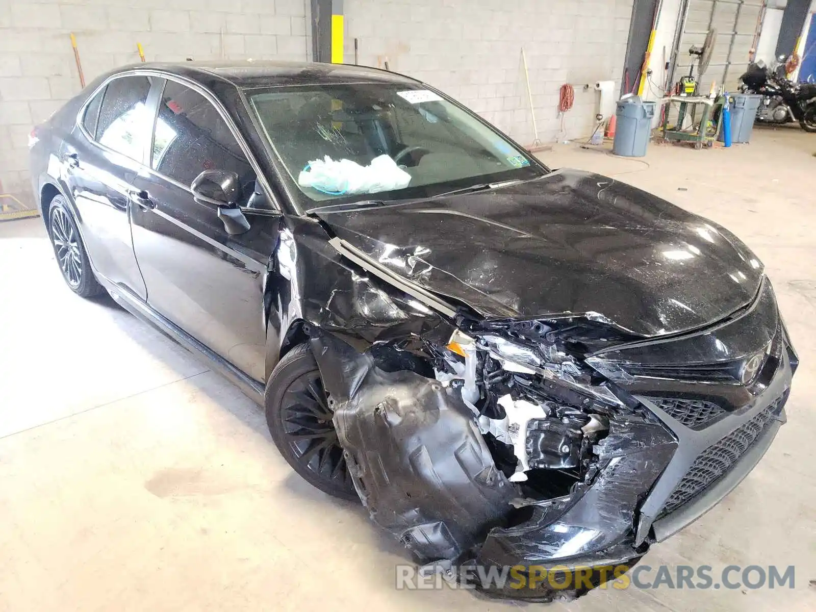 1 Photograph of a damaged car 4T1G11AK3LU882131 TOYOTA CAMRY 2020