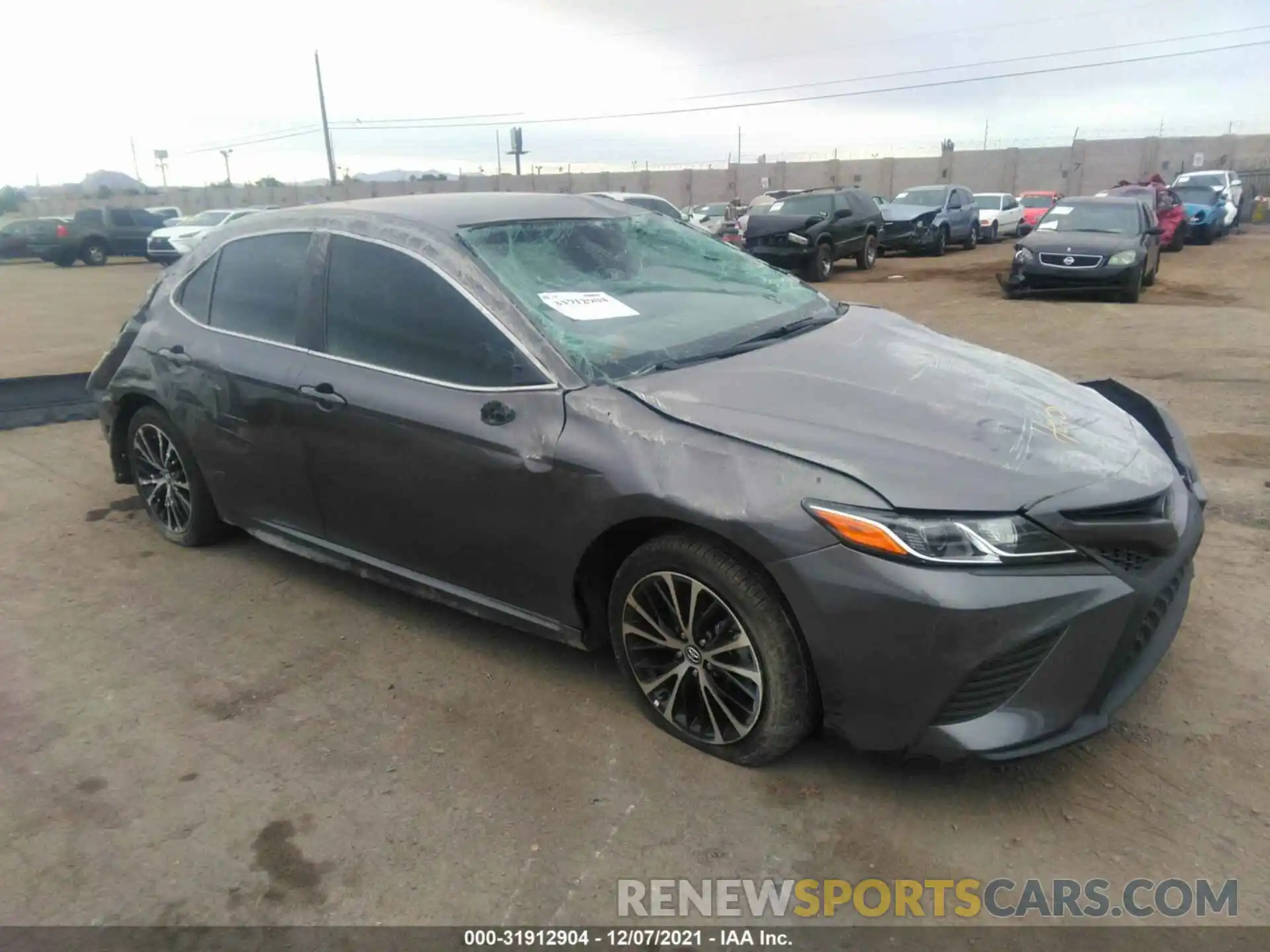 1 Photograph of a damaged car 4T1G11AK3LU884140 TOYOTA CAMRY 2020