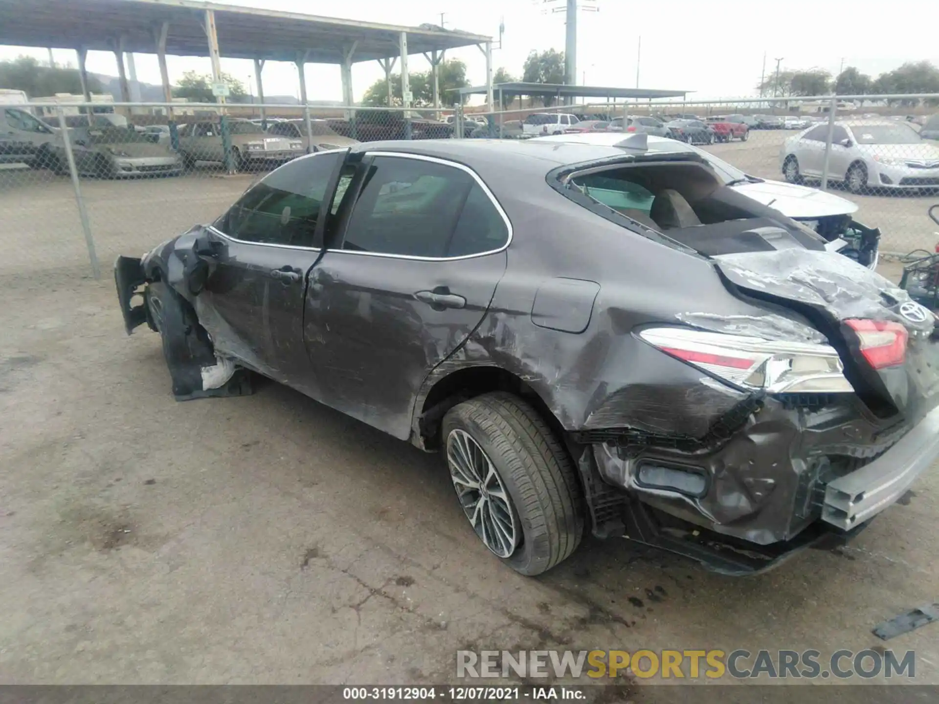 3 Photograph of a damaged car 4T1G11AK3LU884140 TOYOTA CAMRY 2020