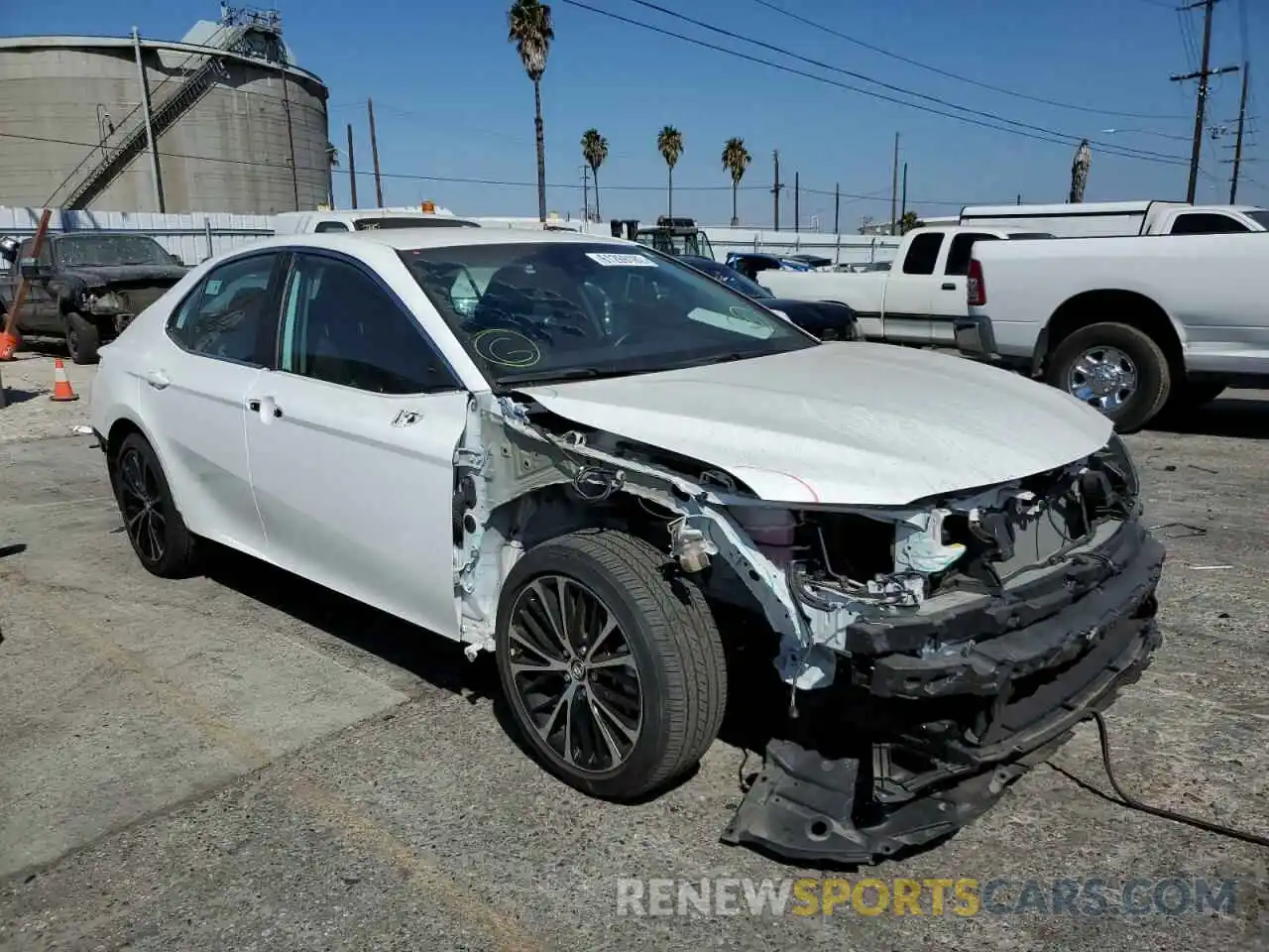 1 Photograph of a damaged car 4T1G11AK3LU902989 TOYOTA CAMRY 2020