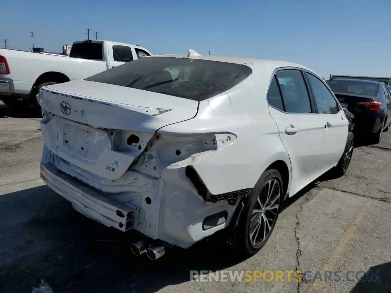 4 Photograph of a damaged car 4T1G11AK3LU902989 TOYOTA CAMRY 2020