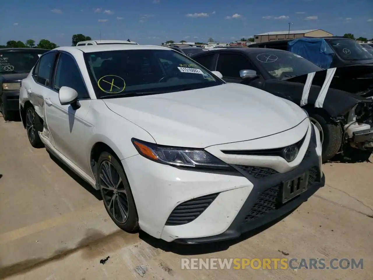 1 Photograph of a damaged car 4T1G11AK3LU902992 TOYOTA CAMRY 2020