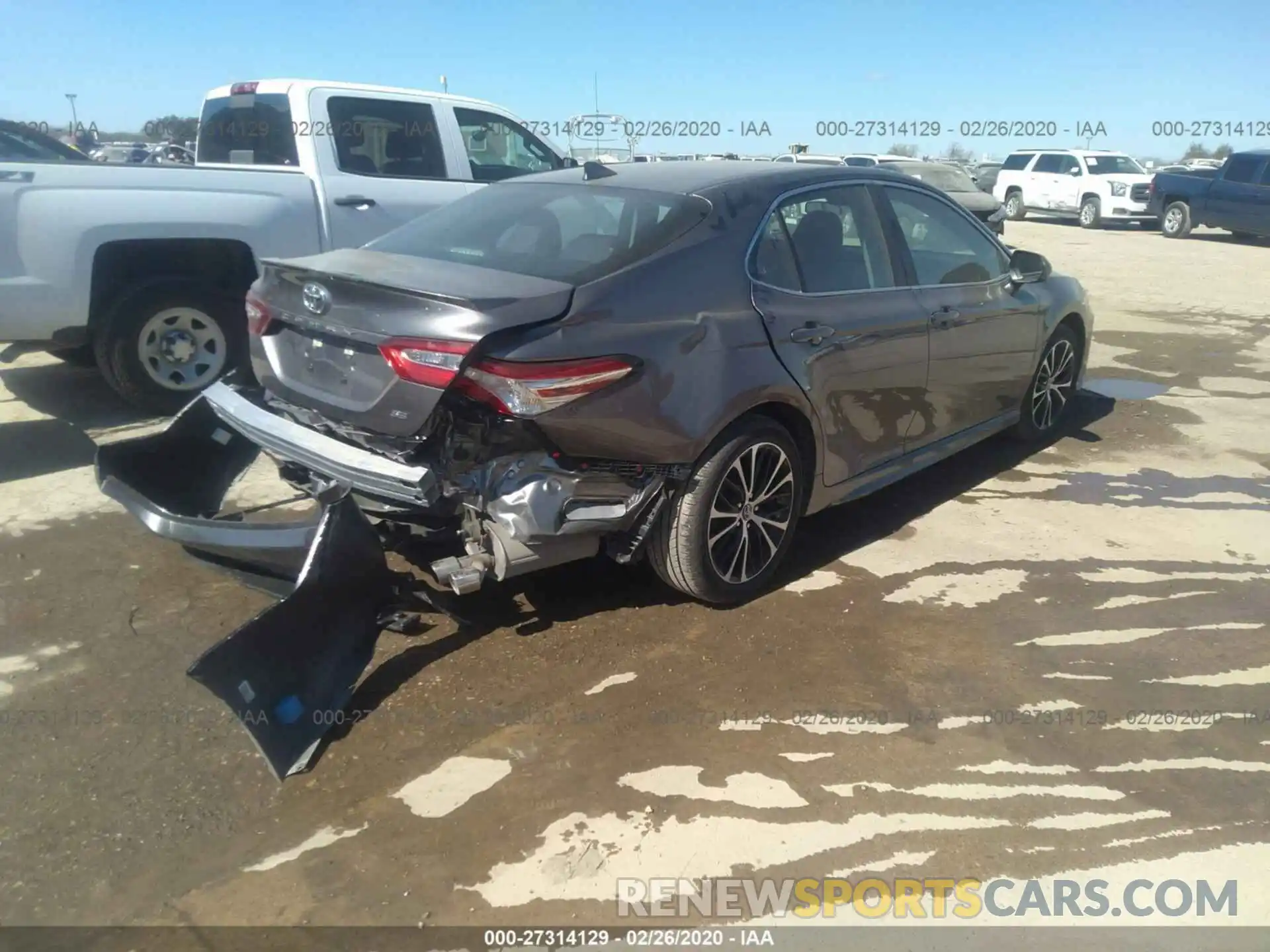 4 Photograph of a damaged car 4T1G11AK3LU908484 TOYOTA CAMRY 2020