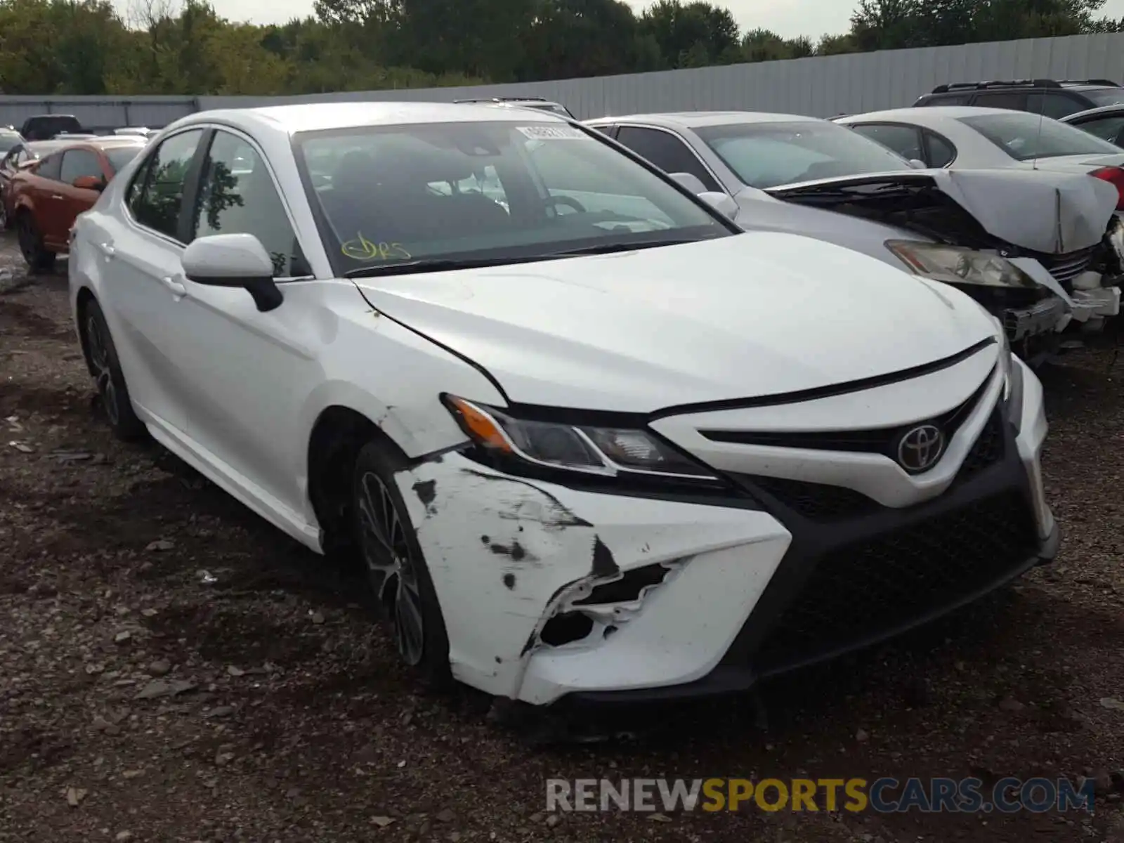 1 Photograph of a damaged car 4T1G11AK3LU908727 TOYOTA CAMRY 2020