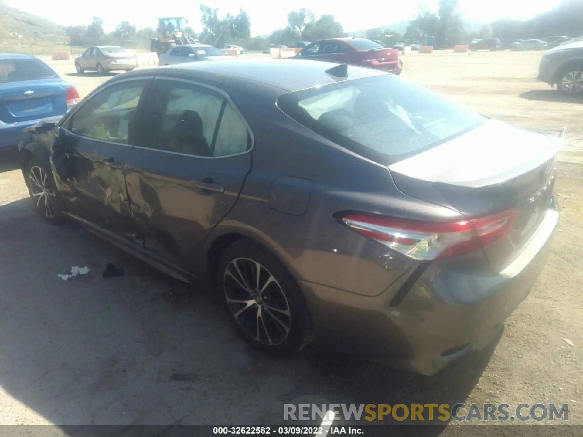 3 Photograph of a damaged car 4T1G11AK3LU913622 TOYOTA CAMRY 2020