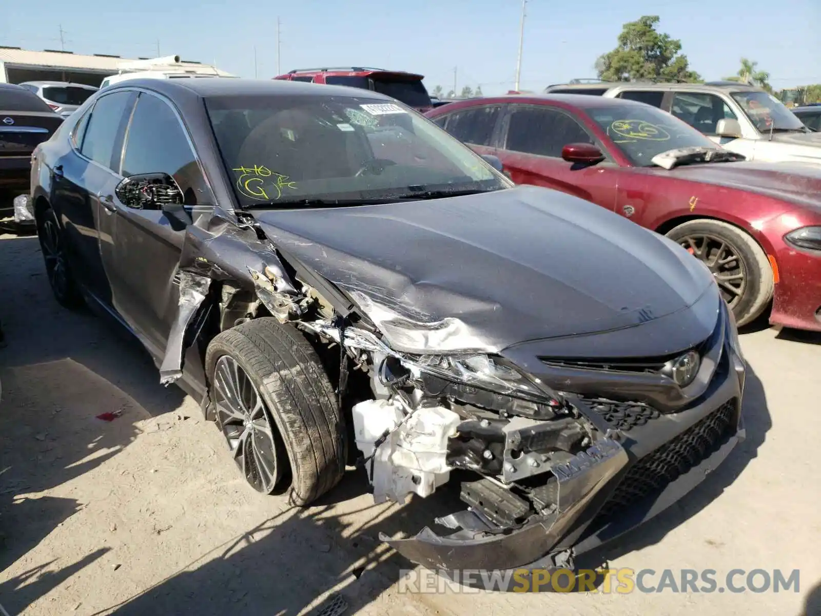 1 Photograph of a damaged car 4T1G11AK3LU914785 TOYOTA CAMRY 2020