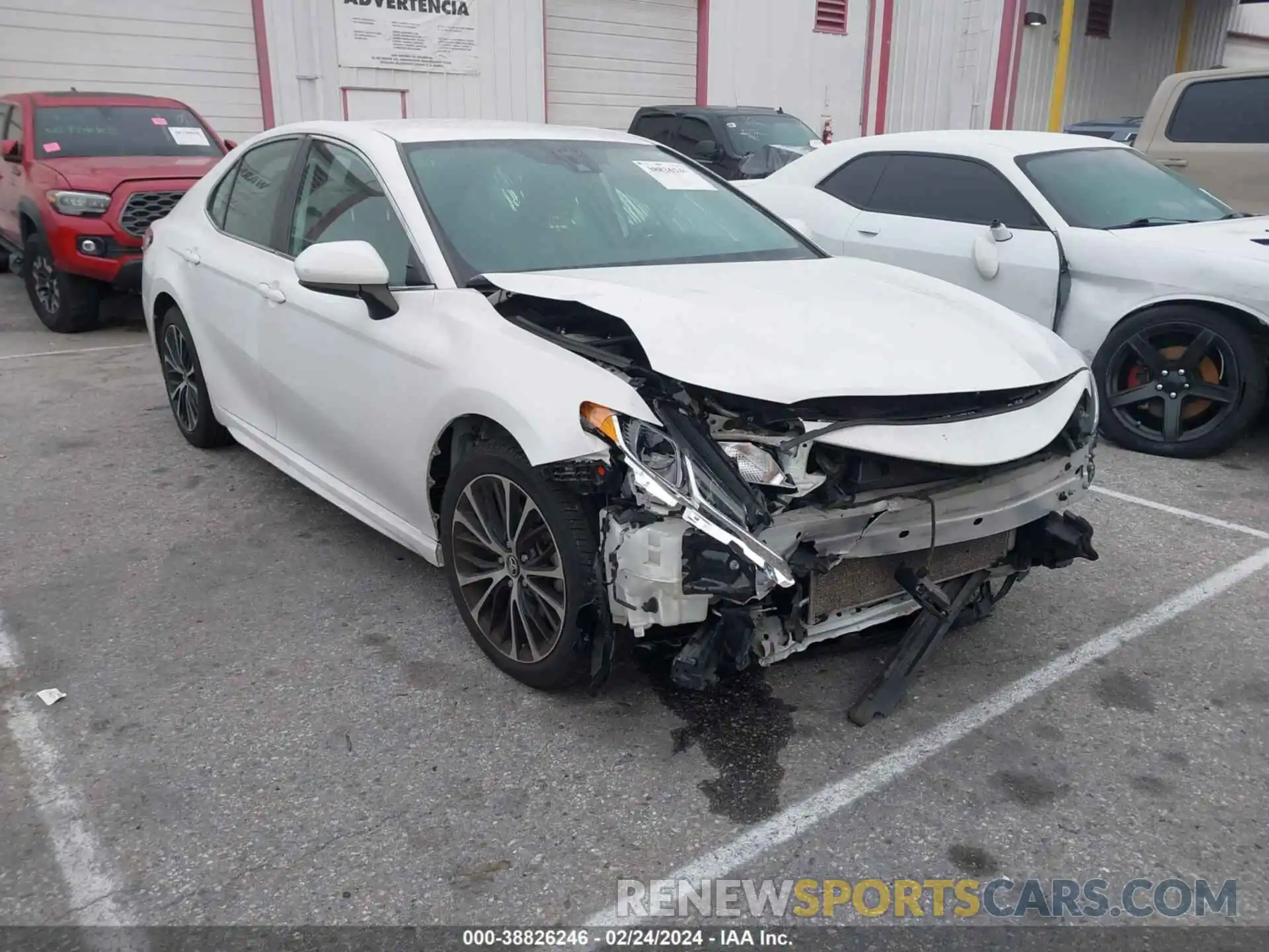 1 Photograph of a damaged car 4T1G11AK3LU917198 TOYOTA CAMRY 2020