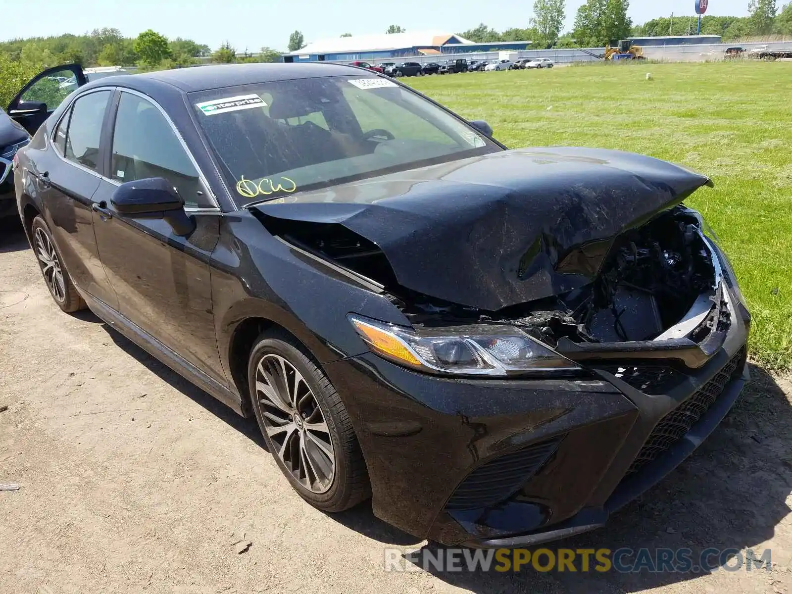 1 Photograph of a damaged car 4T1G11AK3LU918304 TOYOTA CAMRY 2020