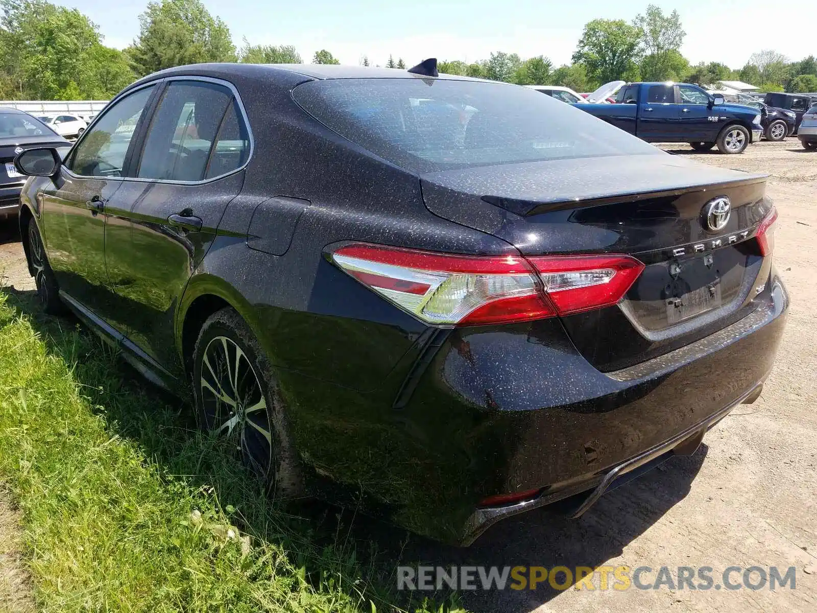 3 Photograph of a damaged car 4T1G11AK3LU918304 TOYOTA CAMRY 2020