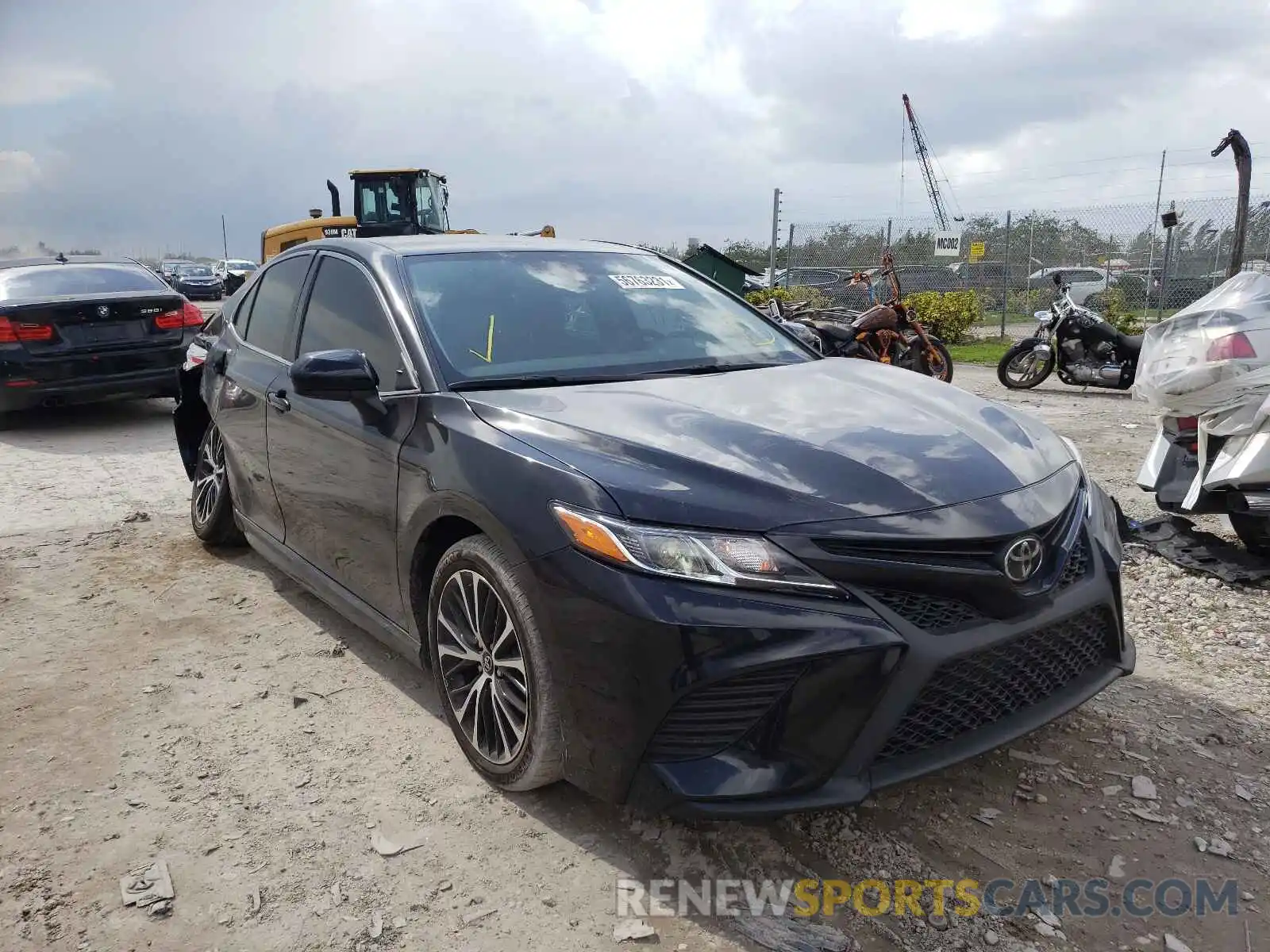 1 Photograph of a damaged car 4T1G11AK3LU922725 TOYOTA CAMRY 2020