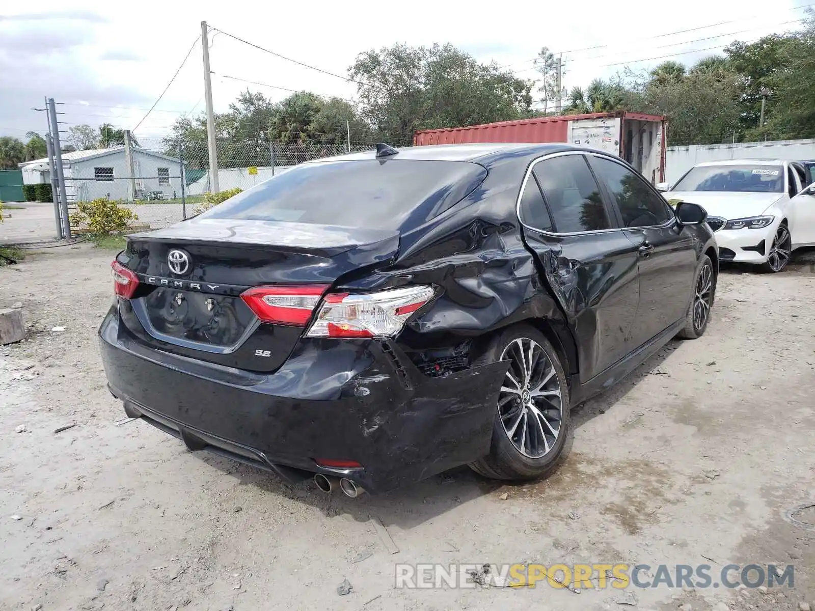 4 Photograph of a damaged car 4T1G11AK3LU922725 TOYOTA CAMRY 2020