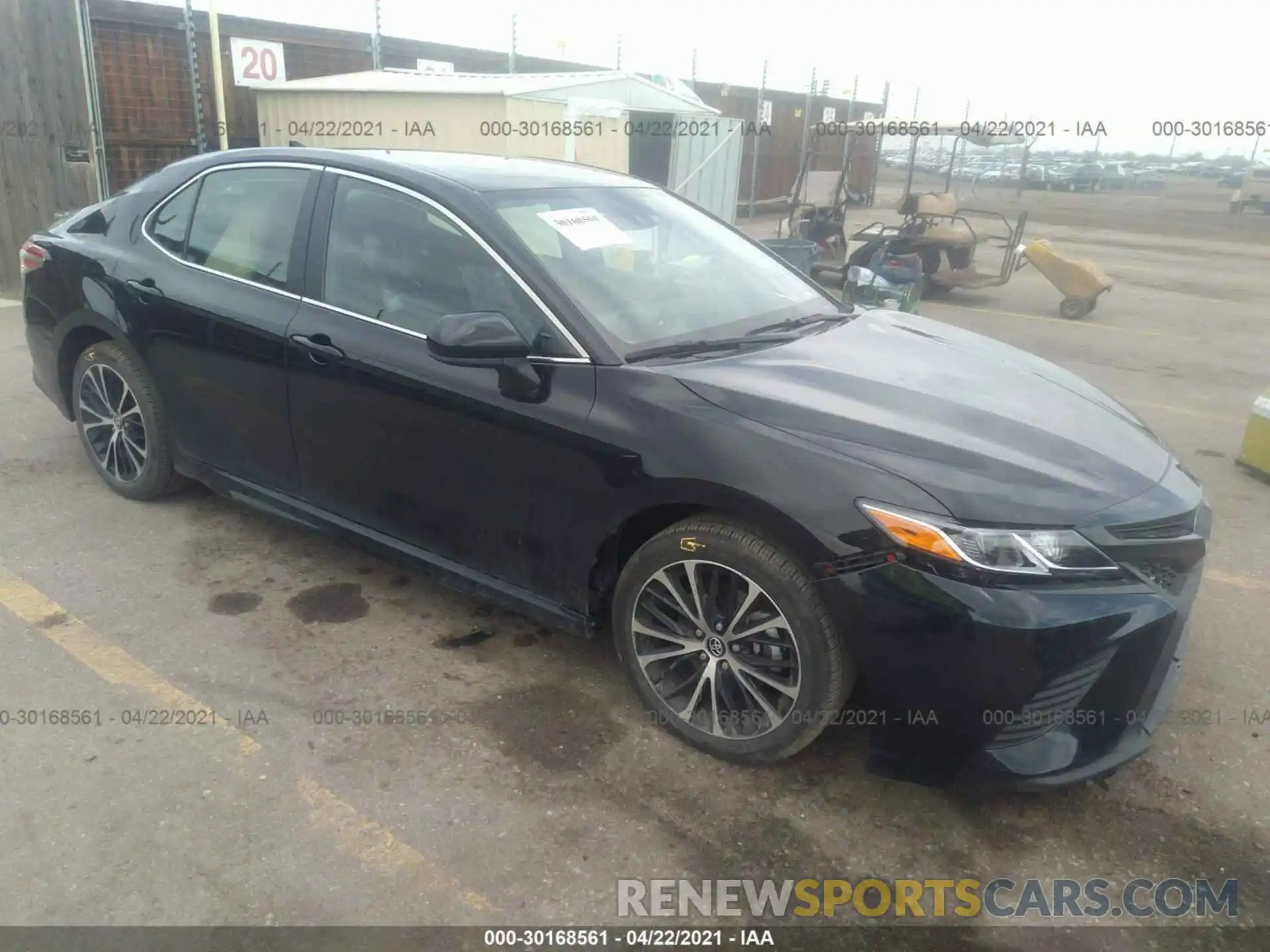 1 Photograph of a damaged car 4T1G11AK3LU927925 TOYOTA CAMRY 2020