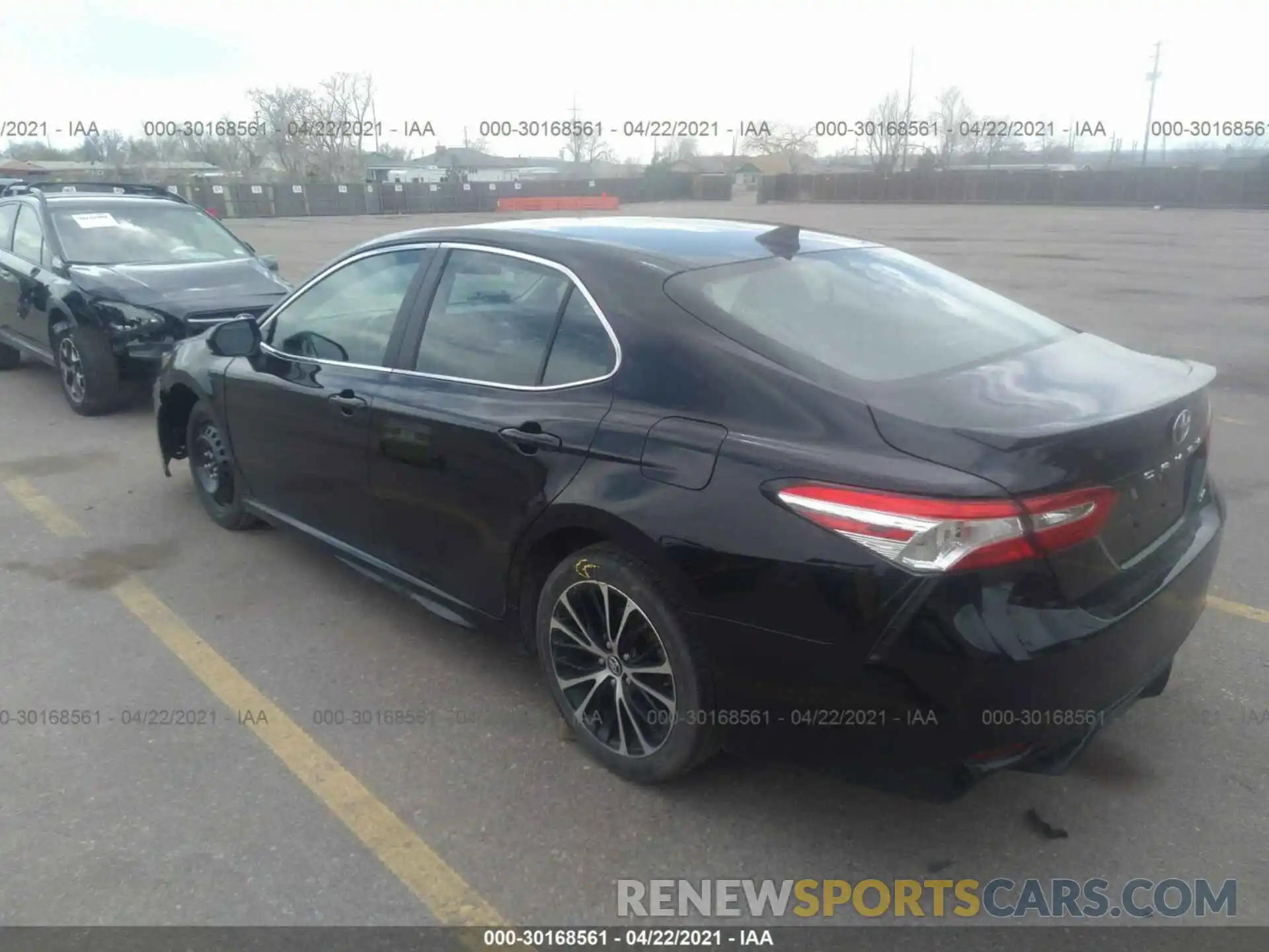 3 Photograph of a damaged car 4T1G11AK3LU927925 TOYOTA CAMRY 2020