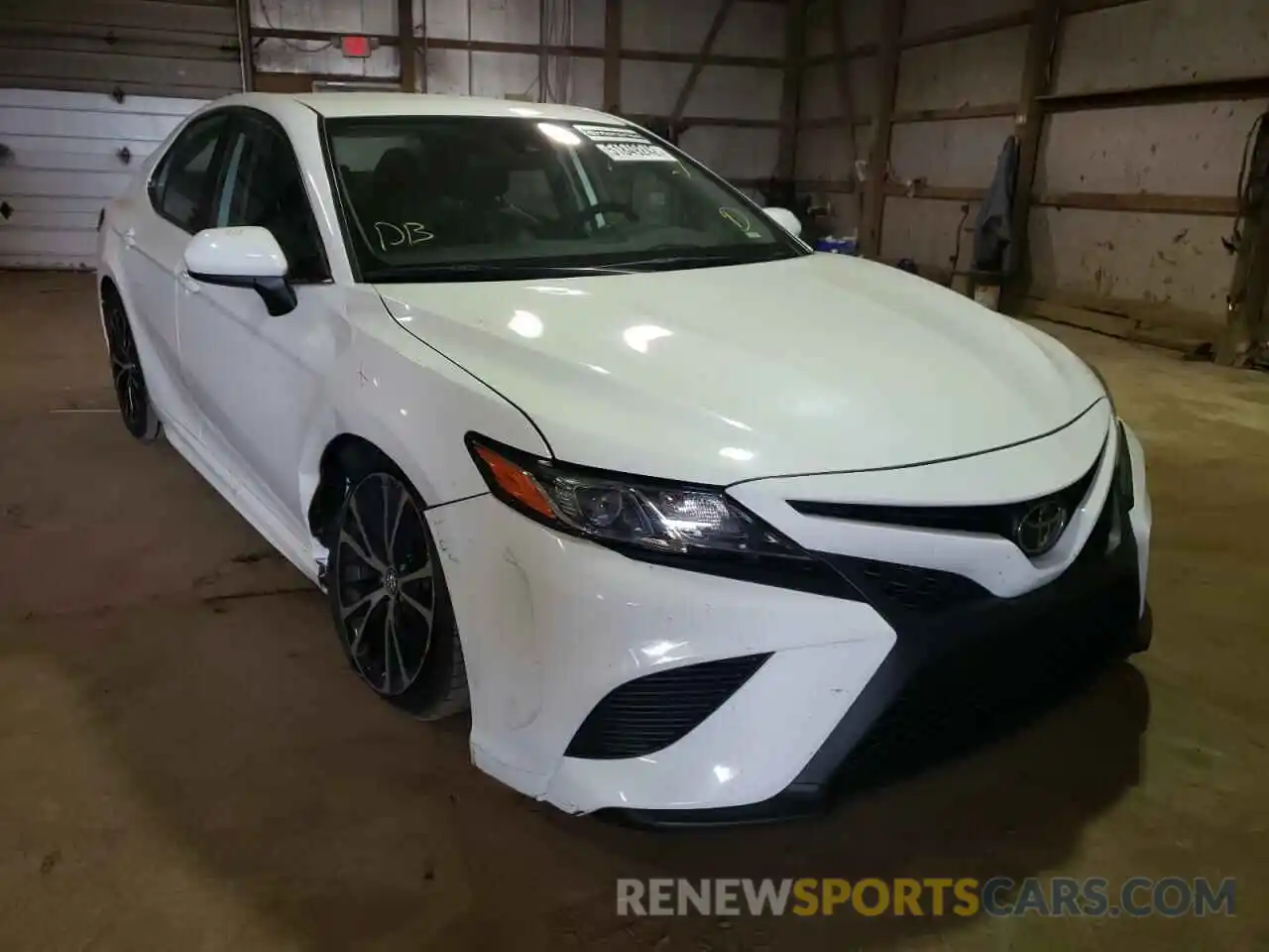 1 Photograph of a damaged car 4T1G11AK3LU930372 TOYOTA CAMRY 2020