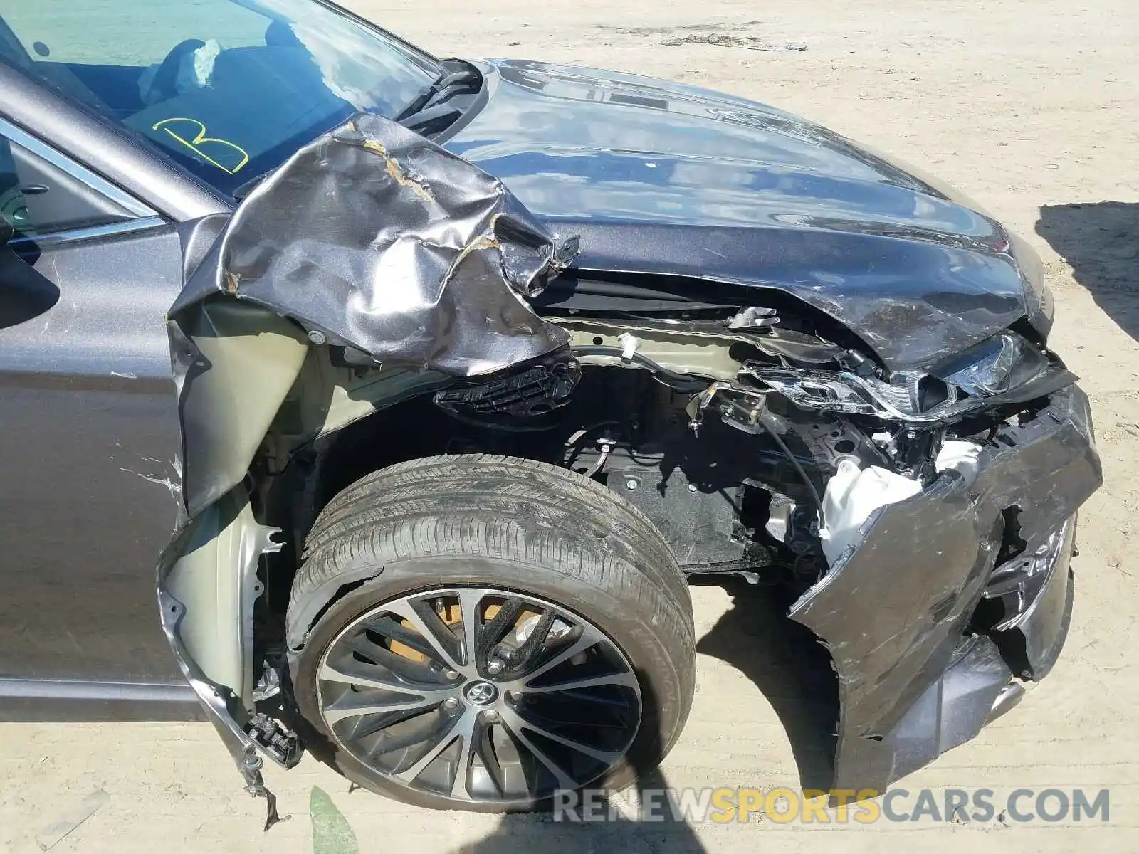 9 Photograph of a damaged car 4T1G11AK3LU930565 TOYOTA CAMRY 2020