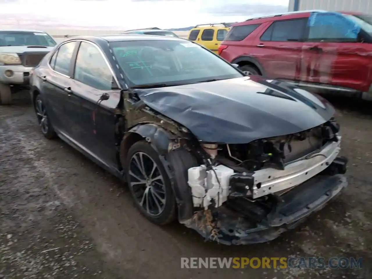 1 Photograph of a damaged car 4T1G11AK3LU931019 TOYOTA CAMRY 2020