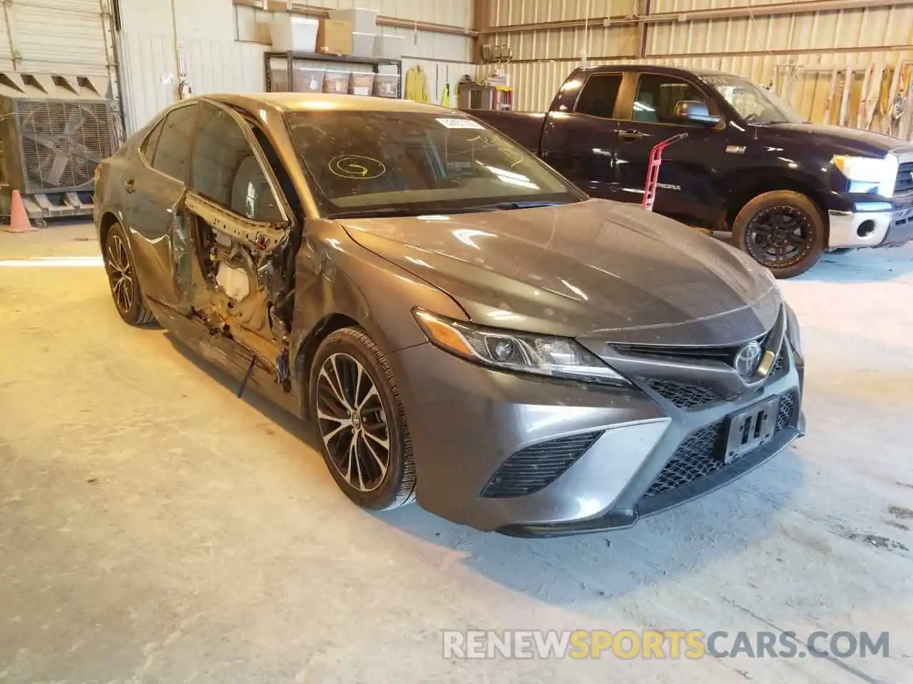 1 Photograph of a damaged car 4T1G11AK3LU931229 TOYOTA CAMRY 2020