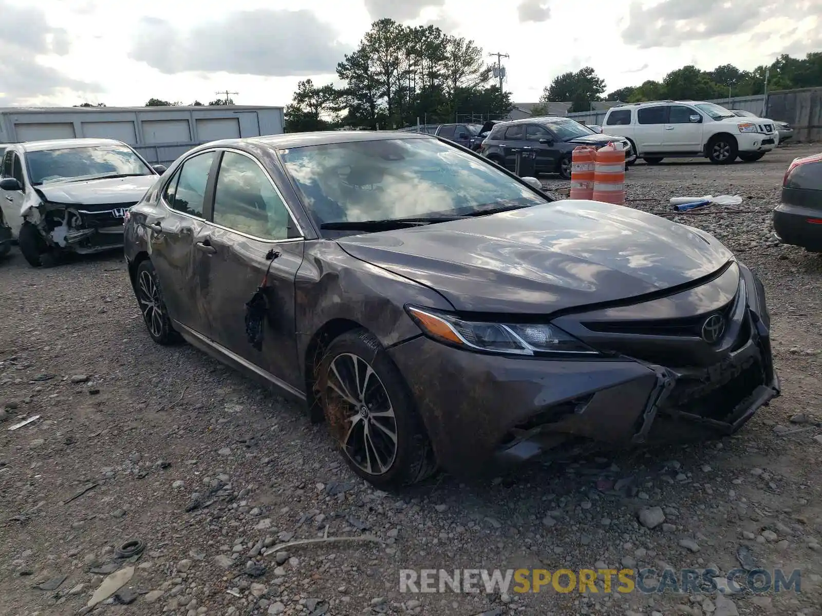 1 Photograph of a damaged car 4T1G11AK3LU934759 TOYOTA CAMRY 2020