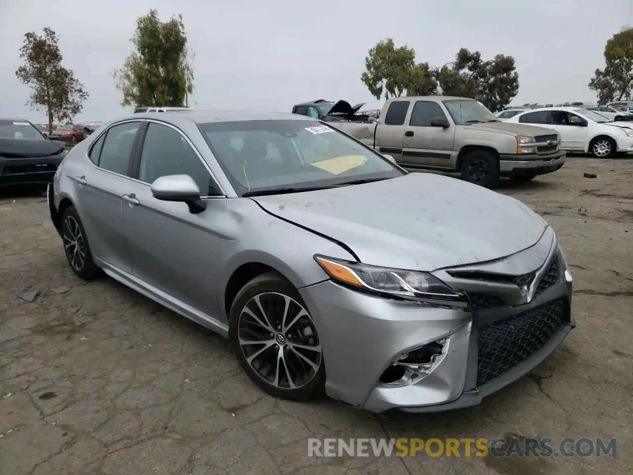 1 Photograph of a damaged car 4T1G11AK3LU939069 TOYOTA CAMRY 2020