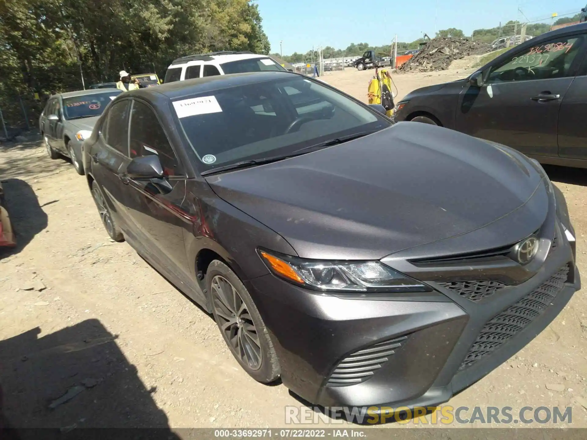 1 Photograph of a damaged car 4T1G11AK3LU940044 TOYOTA CAMRY 2020