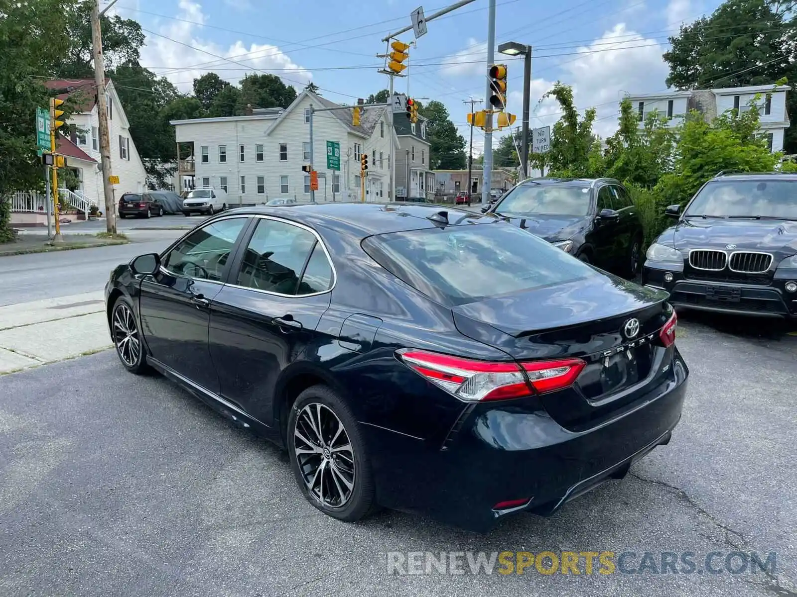 2 Photograph of a damaged car 4T1G11AK3LU941579 TOYOTA CAMRY 2020