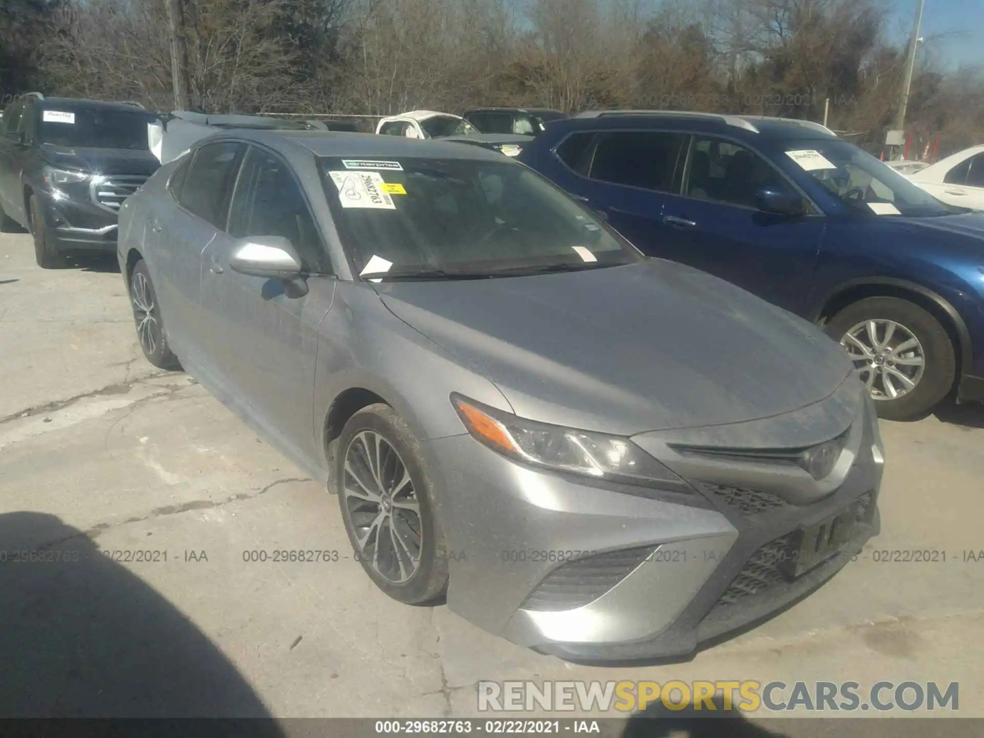 1 Photograph of a damaged car 4T1G11AK3LU942375 TOYOTA CAMRY 2020