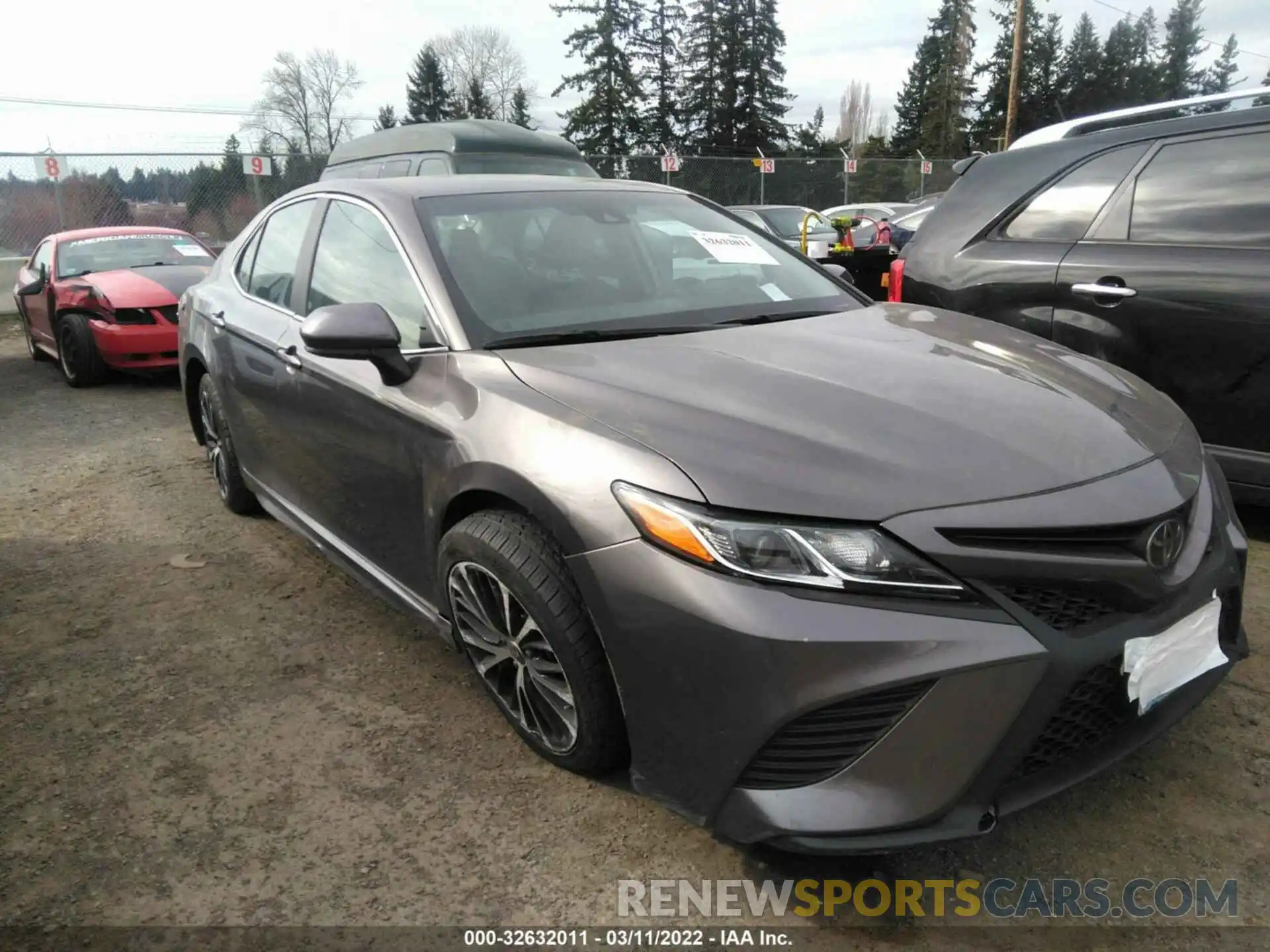 1 Photograph of a damaged car 4T1G11AK3LU948063 TOYOTA CAMRY 2020