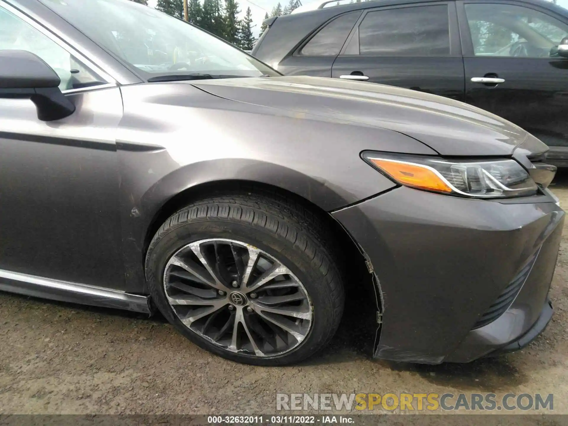 6 Photograph of a damaged car 4T1G11AK3LU948063 TOYOTA CAMRY 2020