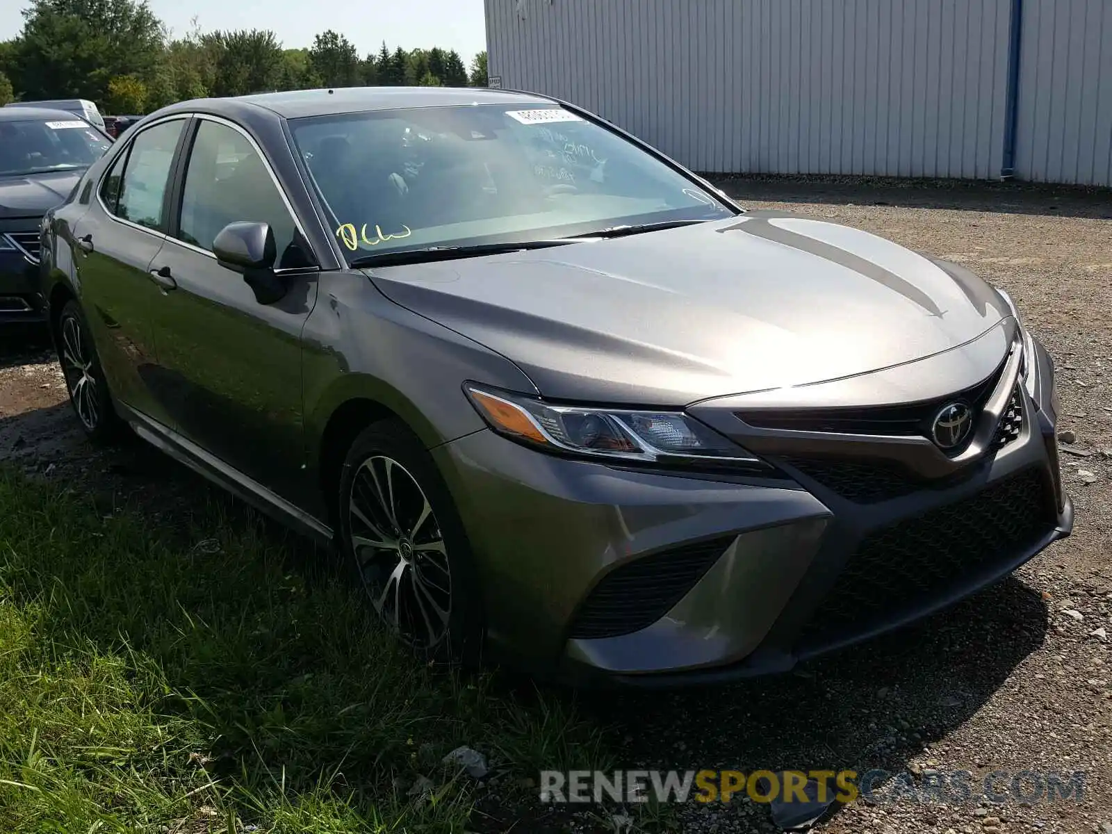 1 Photograph of a damaged car 4T1G11AK3LU949326 TOYOTA CAMRY 2020