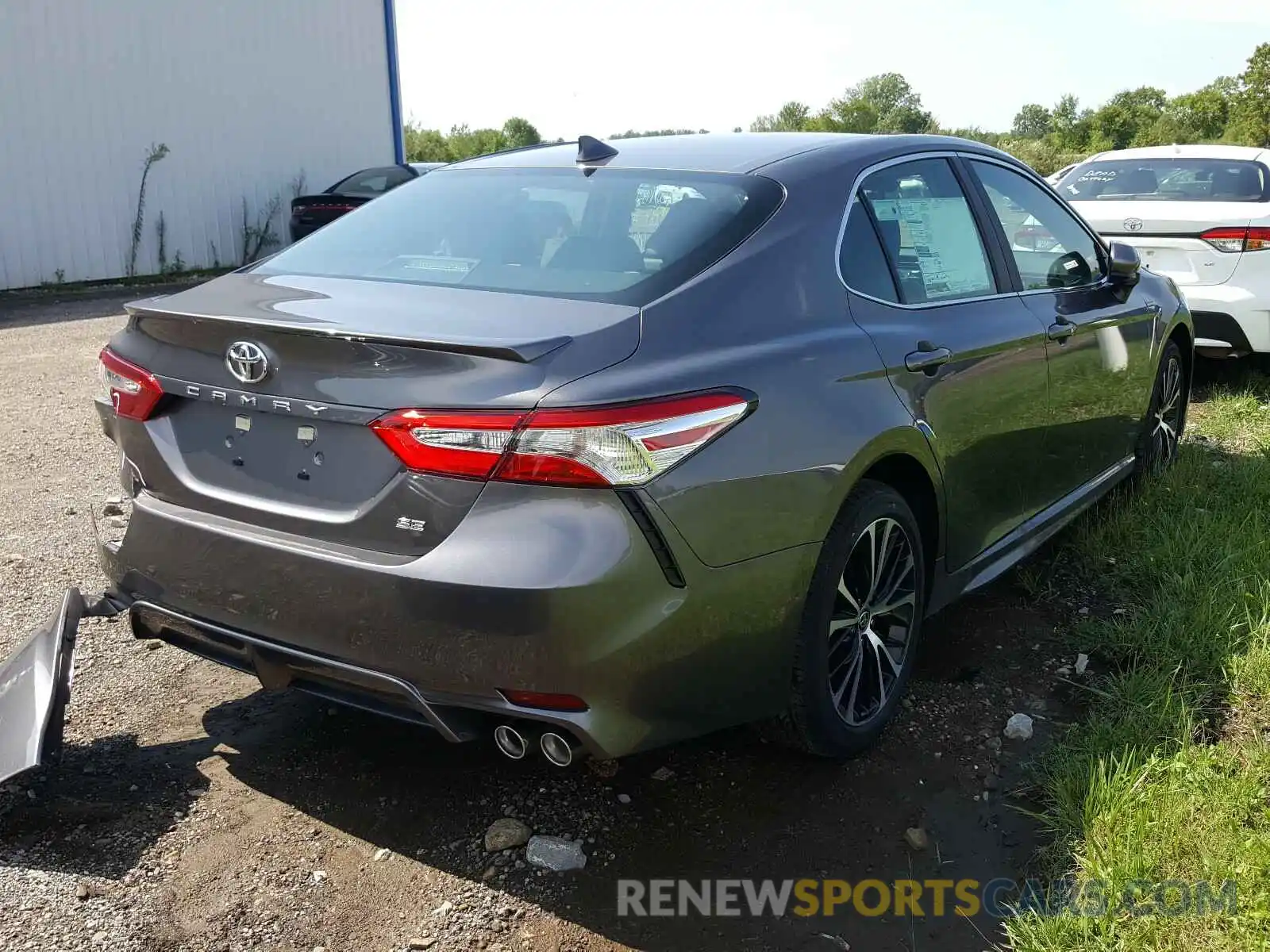 4 Photograph of a damaged car 4T1G11AK3LU949326 TOYOTA CAMRY 2020