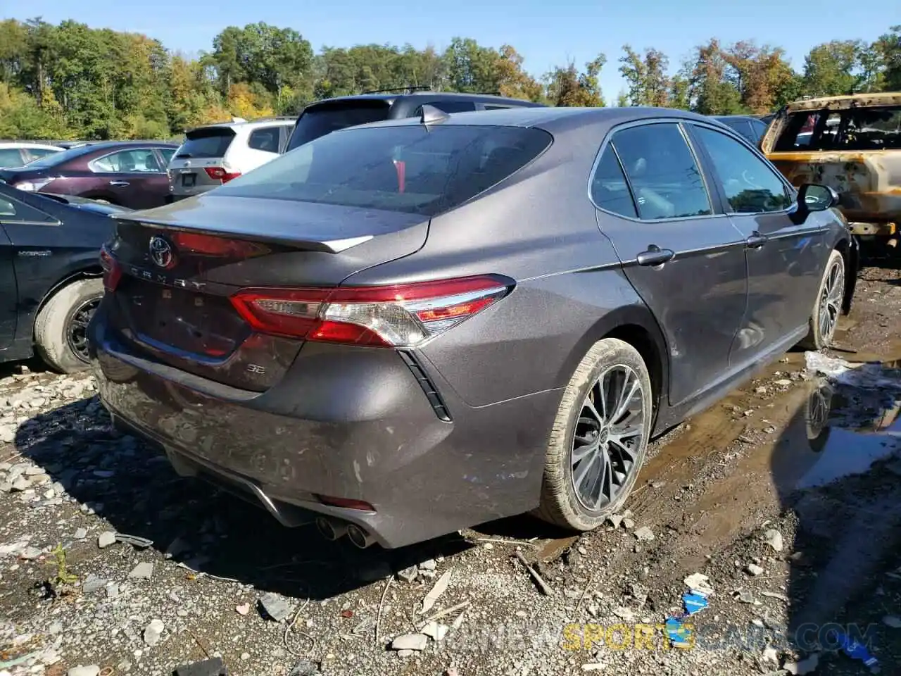 4 Photograph of a damaged car 4T1G11AK3LU949407 TOYOTA CAMRY 2020