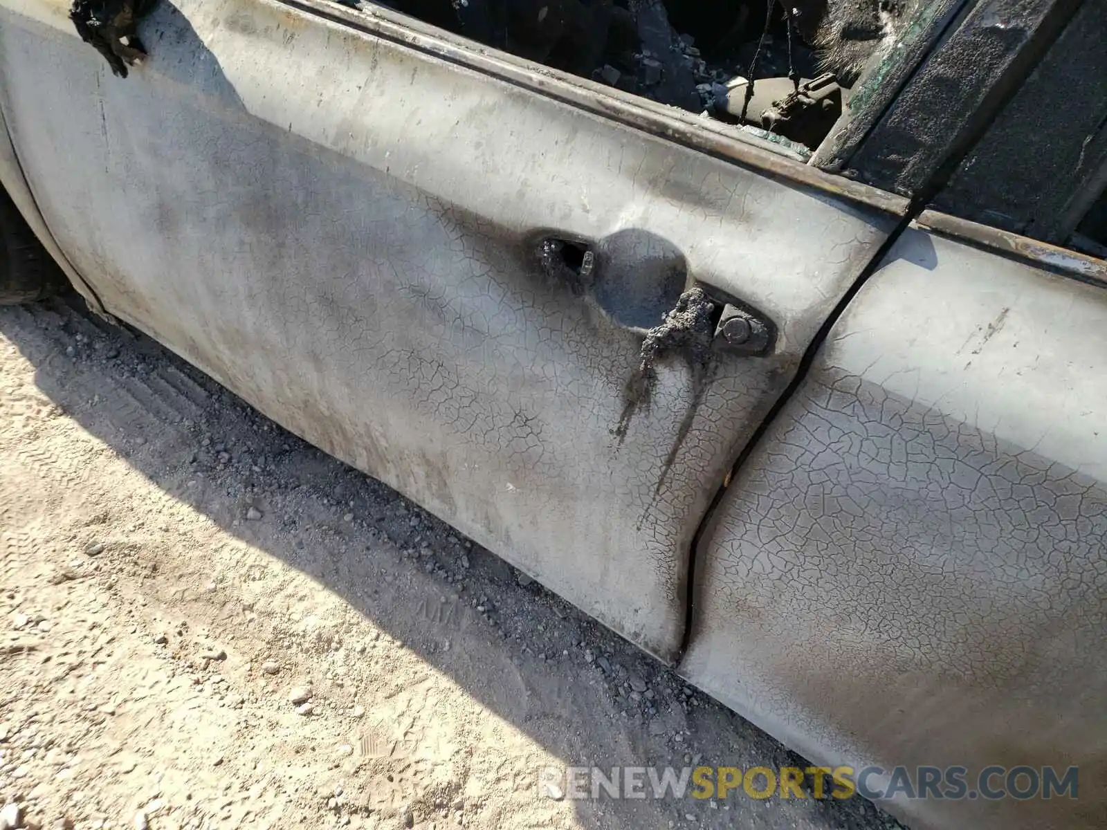 10 Photograph of a damaged car 4T1G11AK3LU954669 TOYOTA CAMRY 2020