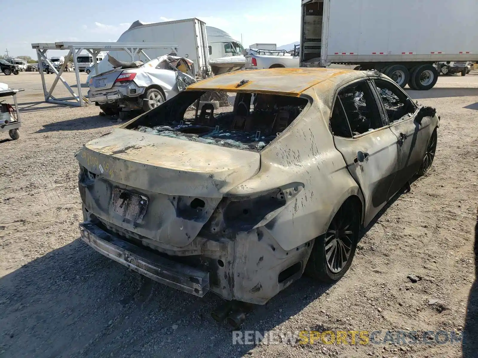 4 Photograph of a damaged car 4T1G11AK3LU954669 TOYOTA CAMRY 2020
