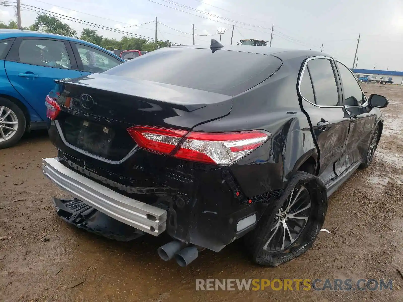 4 Photograph of a damaged car 4T1G11AK3LU958270 TOYOTA CAMRY 2020