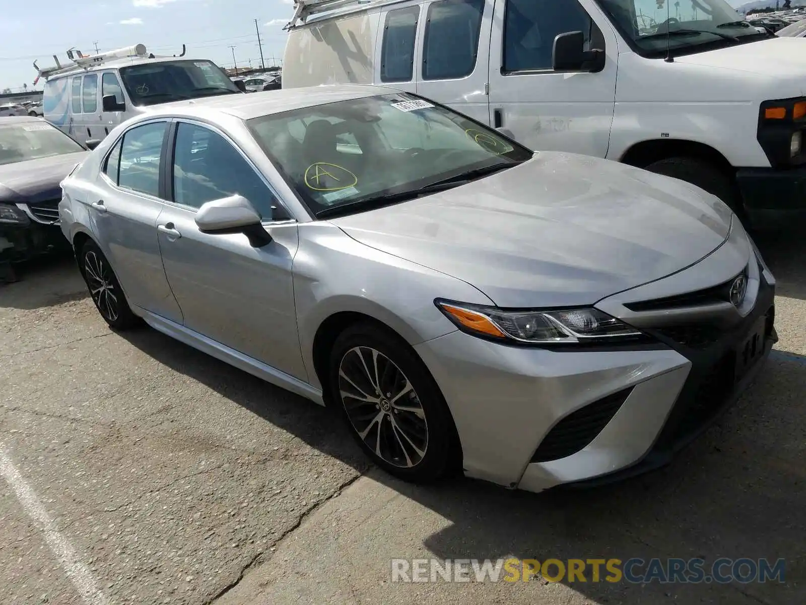 1 Photograph of a damaged car 4T1G11AK3LU960164 TOYOTA CAMRY 2020