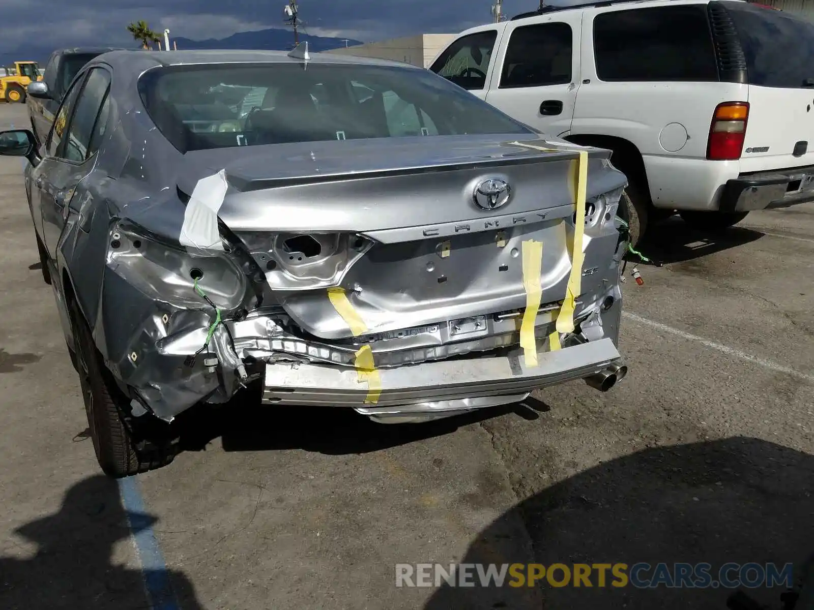 9 Photograph of a damaged car 4T1G11AK3LU960164 TOYOTA CAMRY 2020