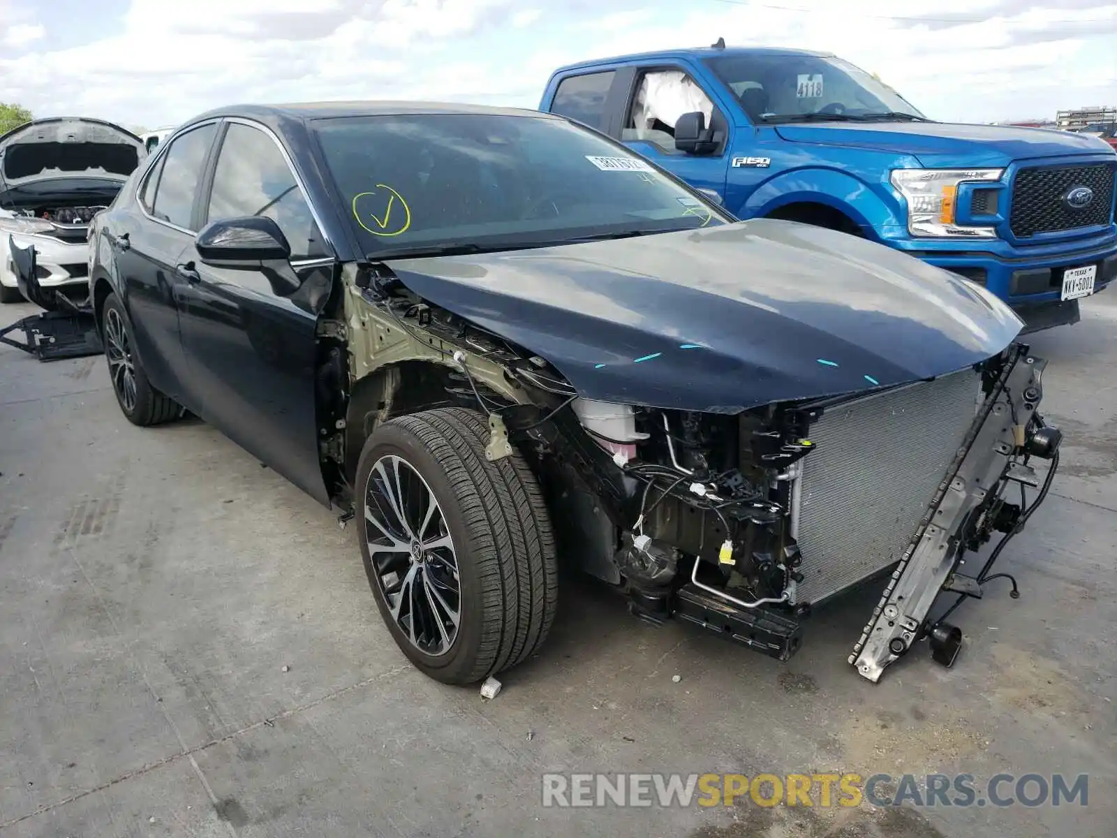 1 Photograph of a damaged car 4T1G11AK3LU961542 TOYOTA CAMRY 2020