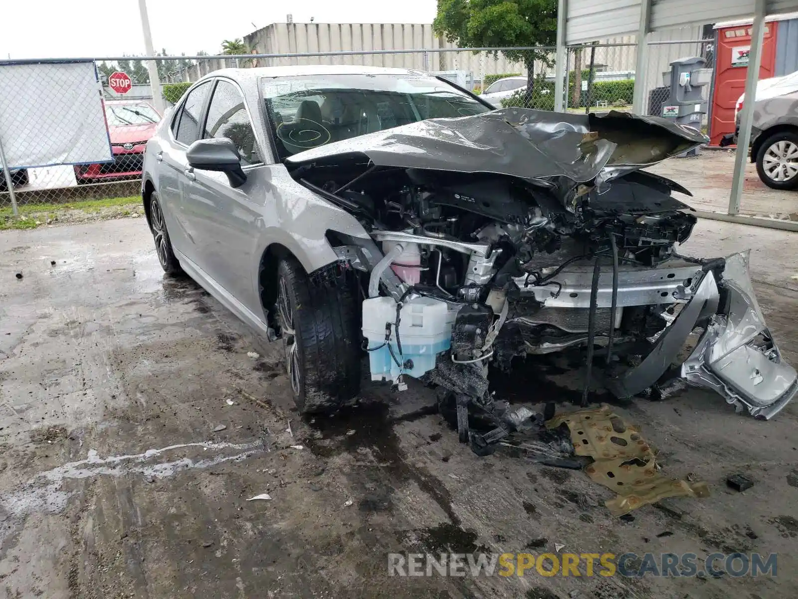 1 Photograph of a damaged car 4T1G11AK3LU969740 TOYOTA CAMRY 2020