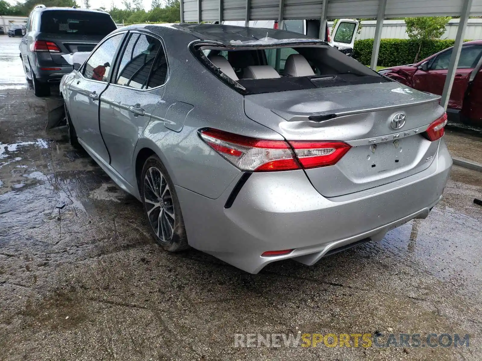 3 Photograph of a damaged car 4T1G11AK3LU969740 TOYOTA CAMRY 2020