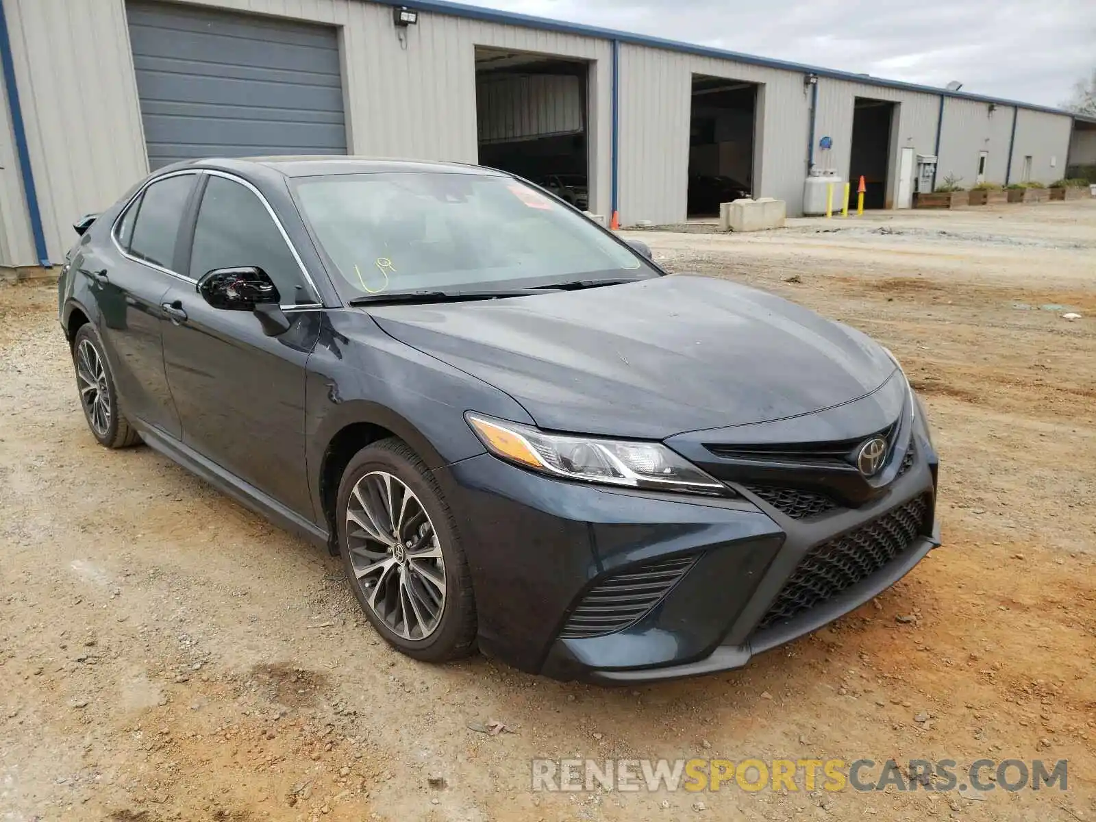 1 Photograph of a damaged car 4T1G11AK3LU971472 TOYOTA CAMRY 2020