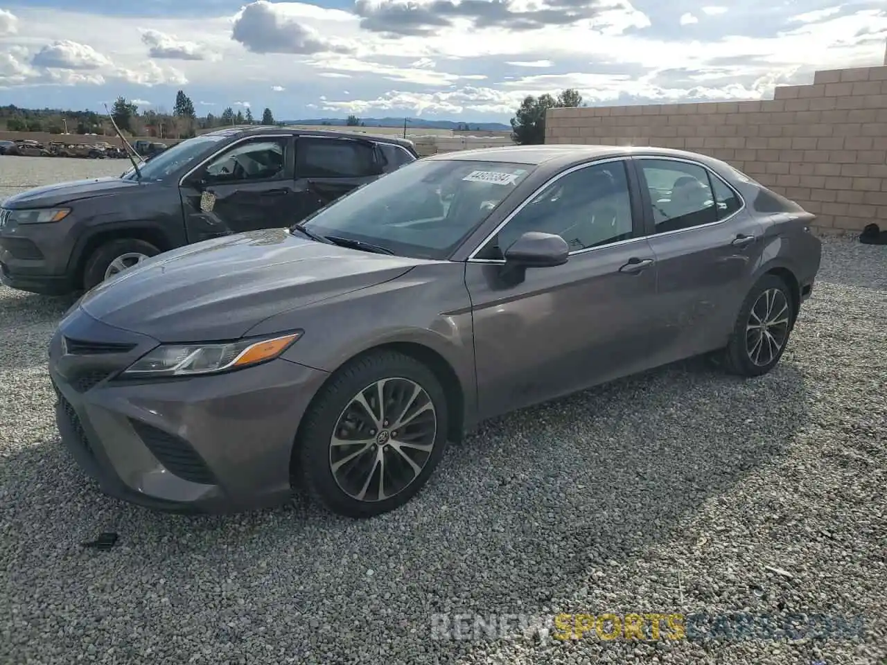 1 Photograph of a damaged car 4T1G11AK3LU977563 TOYOTA CAMRY 2020