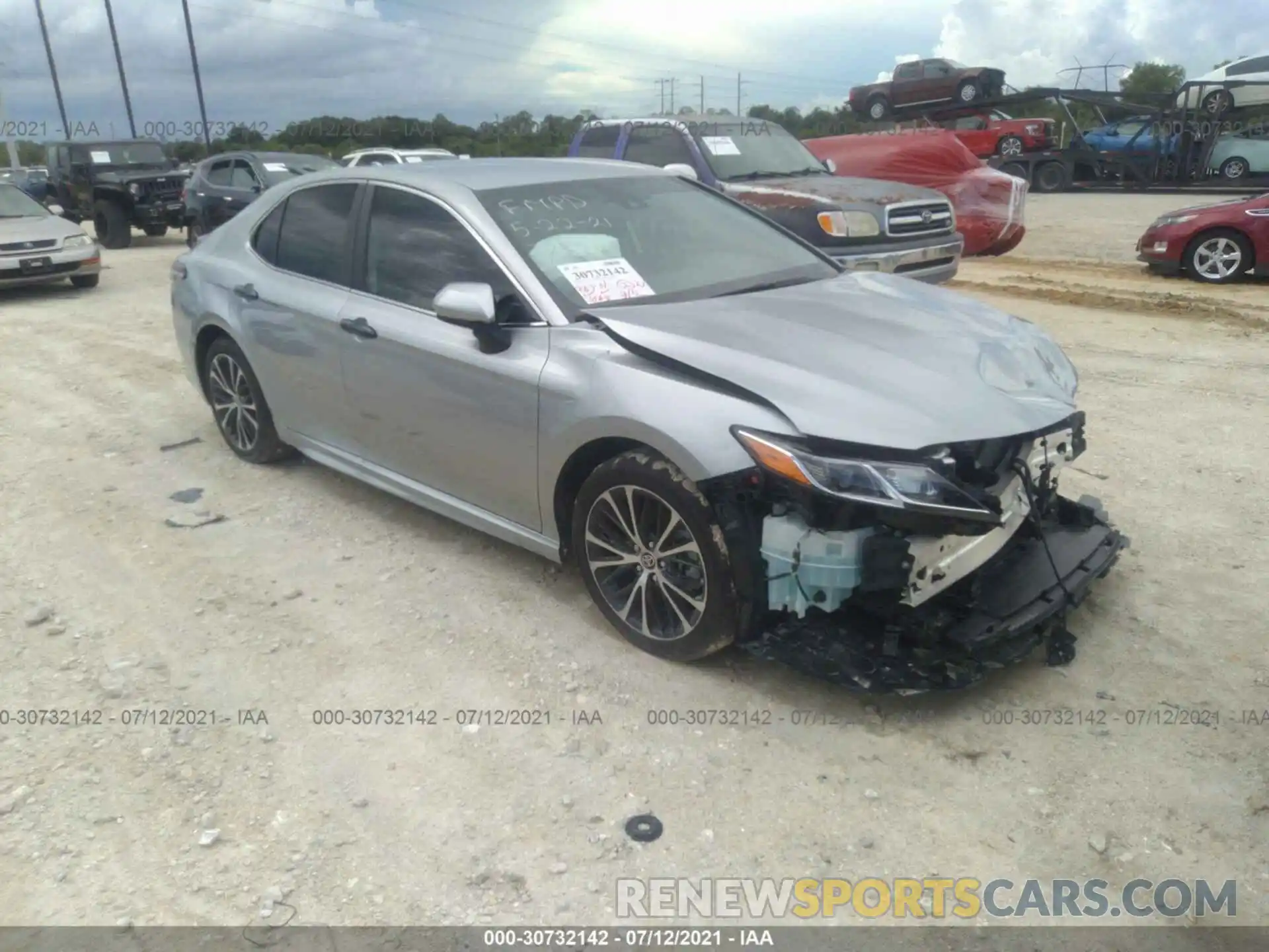 1 Photograph of a damaged car 4T1G11AK3LU978843 TOYOTA CAMRY 2020