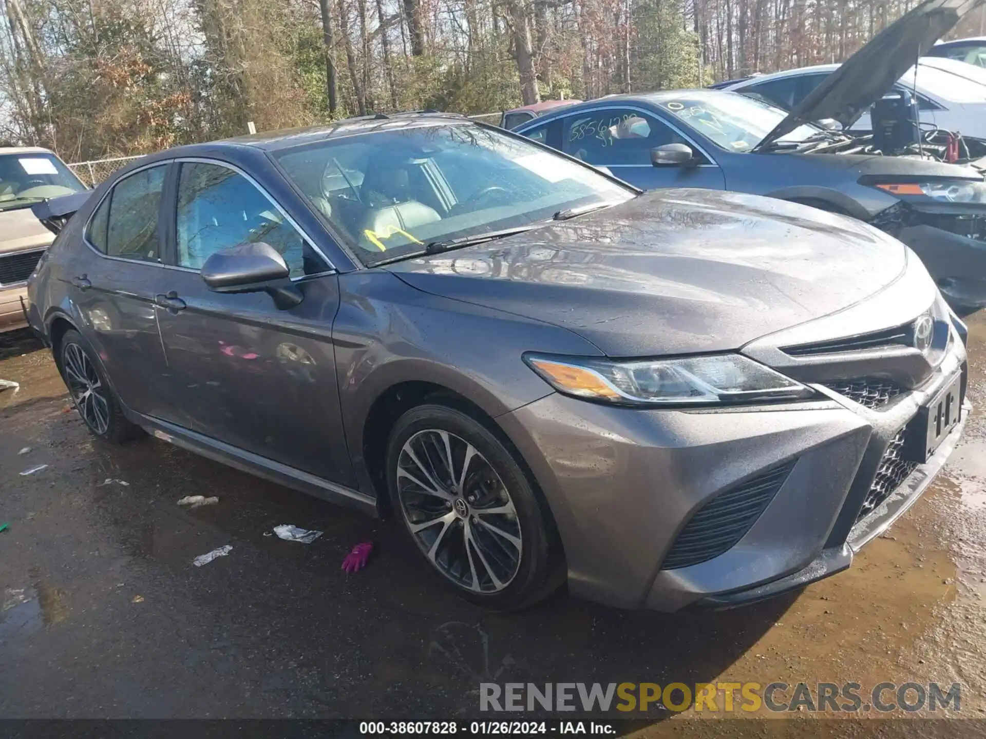 1 Photograph of a damaged car 4T1G11AK3LU980446 TOYOTA CAMRY 2020