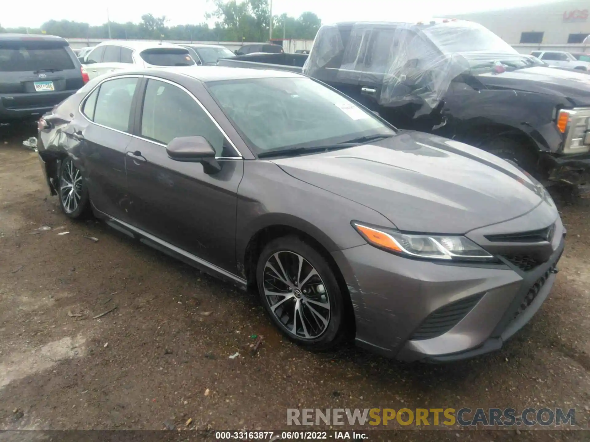 1 Photograph of a damaged car 4T1G11AK3LU986599 TOYOTA CAMRY 2020