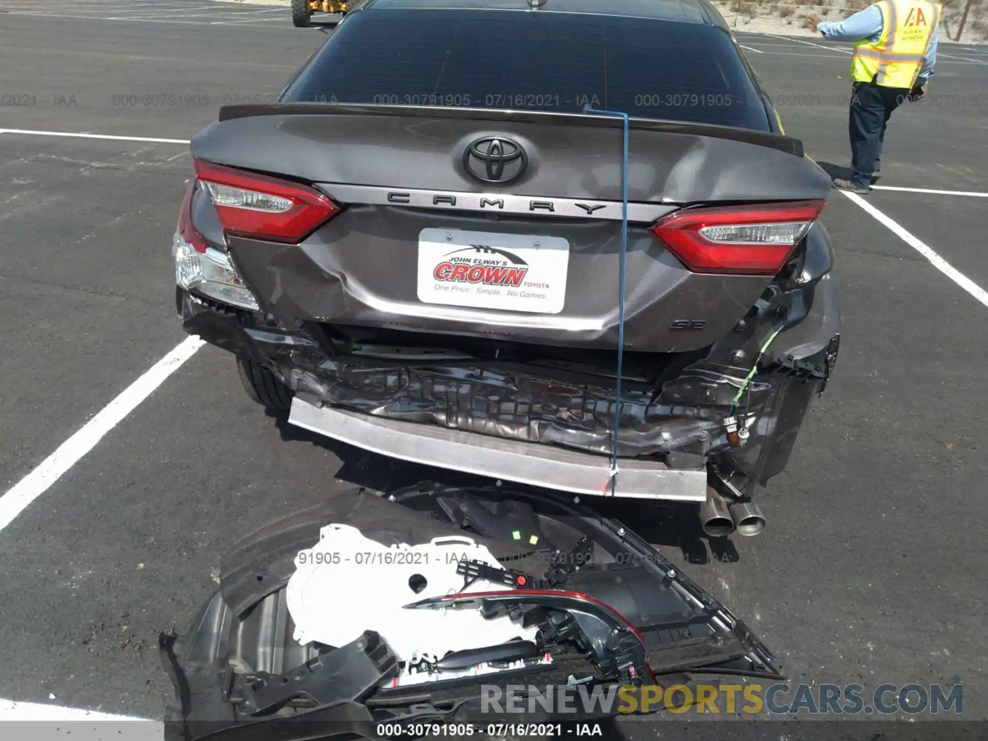 6 Photograph of a damaged car 4T1G11AK3LU987042 TOYOTA CAMRY 2020