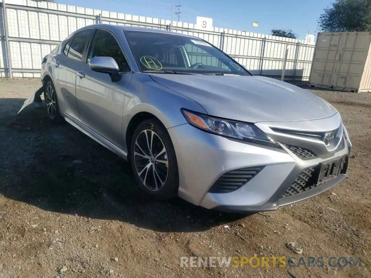 1 Photograph of a damaged car 4T1G11AK3LU987770 TOYOTA CAMRY 2020